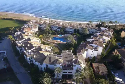 Image de Accés direct à la plage, jardin et piscine