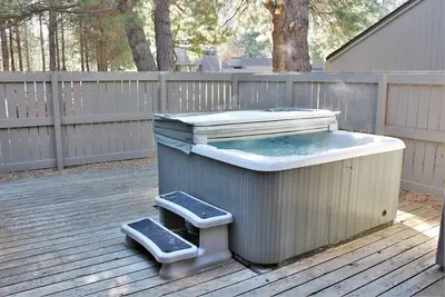 Image de Maison de style Meadow View avec bain à remous privé et A / C