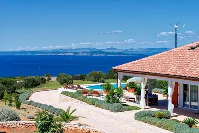 Image de Magnificent Hvar Villa | 7 Bedrooms | Villa Lambik | Beautiful Sea Views & Private Heated Swimming Pool