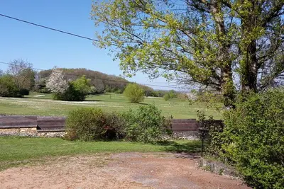 Image de Isle d'Abeau, Bourgoin 38, maison 2**, face à un golf, à 35 km de Lyon, 9 pers