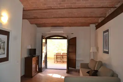 Image de Appartement avec balcon dans village médiéval avec piscine, tennis, à la campagne proche mer et services