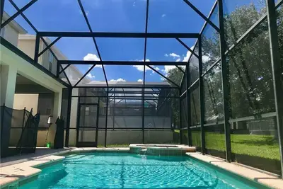 Image de Maison privée à 4 miles de Disney World, 13 personnes!