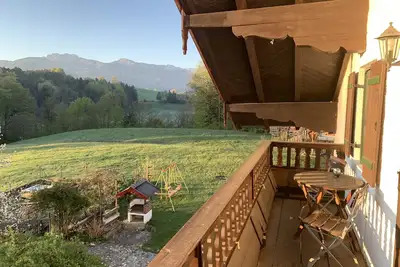 Image de Vacances à la campagne avec vue sur la montagne près du lac Chiemsee