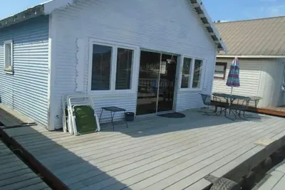 Image de Superbe maison flottante de Lakeview