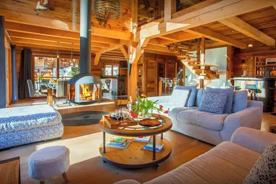 Image de Chalet Sabaroc - séjour alpin pour 11, jacuzzi et belle vue - Ovo Network