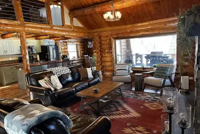 Image de Chalet en bois rond sur le lac Caribou