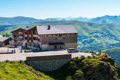 Image de Accès Piscine + Casiers à Ski | 50m des Remontées Mécaniques!