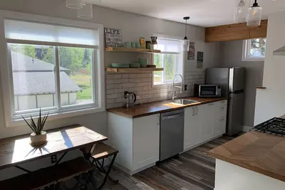 Image de Appartement récemment rénové proche de tout ce que Steamboat a à offrir!