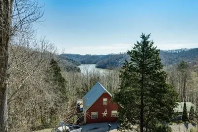 Image de Sunrise Haven sur Center Hill Lake