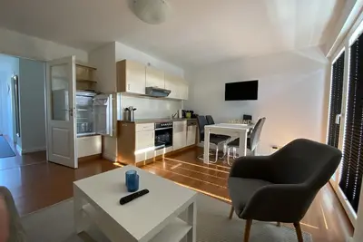 Image de Strandnahe Fewo mit GroĂźem Balkon, Kostenlosem Tiefgaragenstellplatz und Netflix