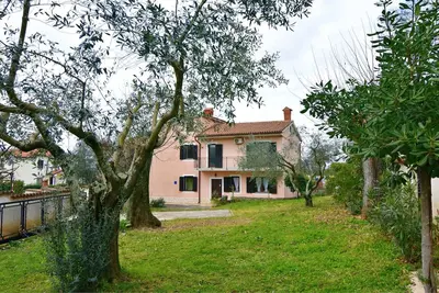 Image de Maison de vacances équipement moderne pour les groupes, les familles et les amis