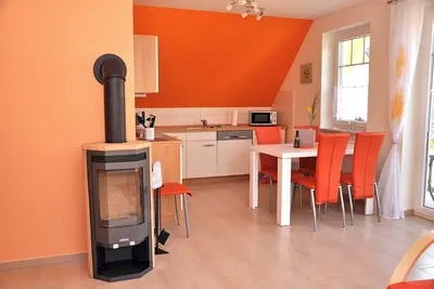 Image de 3 pièces à l'étage supérieur - maison de vacances Müritzsonne - appartements de vacances