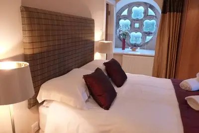 Le Ross, Loch Ness Appartement dans un ancien monastère avec piscine chauffée et plus!