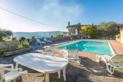 Image de Appartement dans une maison de vacances avec piscine, Wifi, Tv, terrasse, vue panoramique, parking