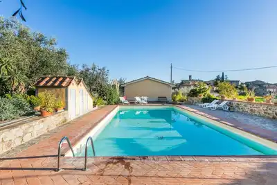 Image de Appartement dans une maison de vacances avec piscine, Wifi, Tv, terrasse, vue panoramique, parking