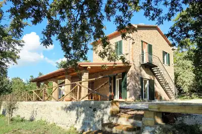 Image de Confortable appartement pour 6 personnes avec piscine, Wifi, Tv, terrasse, animaux admis et parking