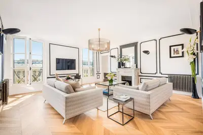 Image de Louvre \/ Palais Royal Chic Three Bedroom Duplex