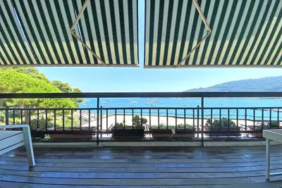Image de Appartement de luxe à 20 m de la mer, terrasse avec vue sur la mer, A/C