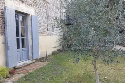 Image de Studio meublé rénové au coeur de Générac, idéal courts séjours