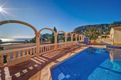 Image de Joli appartement avec piscine, Wifi, climatisation, Tv, terrasse, animaux admis et parking