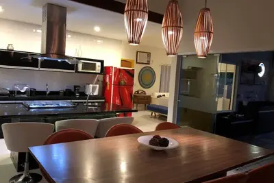 Image de Maison Moderne 4 Suites Avec Piscine À Geriba