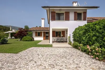 Image de Belle maison de vacances pour 7 personnes avec climatisation, Wifi, Tv, terrasse et parking