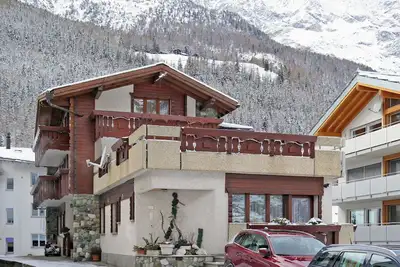 Image de Joli appartement pour 6 personnes avec bain Ă remous, Wifi, Tv, terrasse et parking