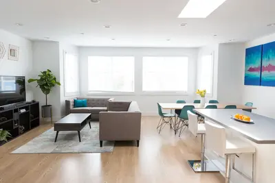 Image de Maison moderne spacieuse près du championnat Pga