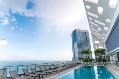 Image de Brickell Condo 5 étoiles dans le quartier financier, vue sur la baie, appartement de luxe 1b 1b