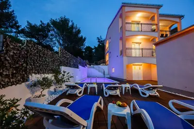 Image de Villa Nora (piscine chauffée et climatisation dans chaque chambre) île de Ciovo Trogir