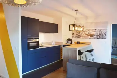 Image de SweetHomeVersailles 10mn walk from Palace, ****
