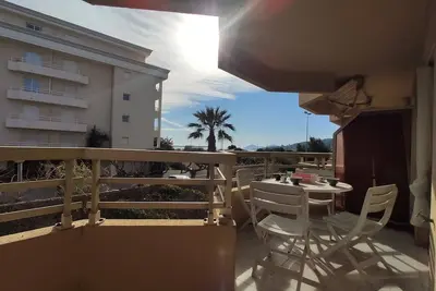 Image de Appartement 2 pièces avec terrasse à 100m de la plage - Parking privé, Antibes