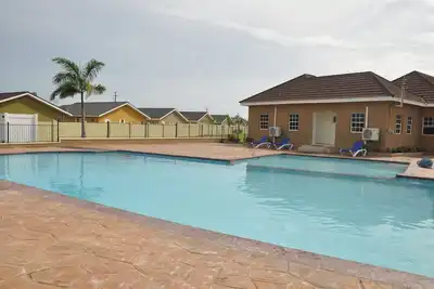 Image de Drax Hall Country Club 24 Heures Exclusive Gated Community