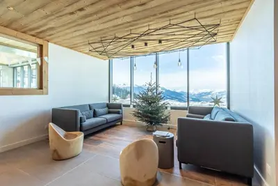 Image de 1er étage, vue vallée, remise en forme, piscine, sauna, hammam, terrasse, parking, télévision
