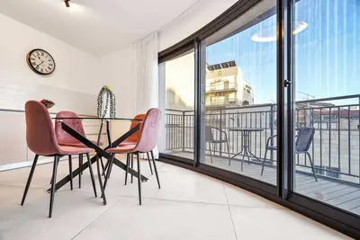 Image de Deluxe 2 Bedrooms Apartment/Terrace in City Center