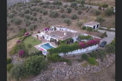 Image de Propriété avec vue panoramique et piscine privée