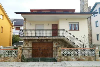 Image de Fantastique villa dans le centre de Ribadeo.