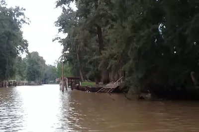 Image de Íntima cabaña en la rivera del río Espera. Arboleda, parque, muelle propio, Paz.