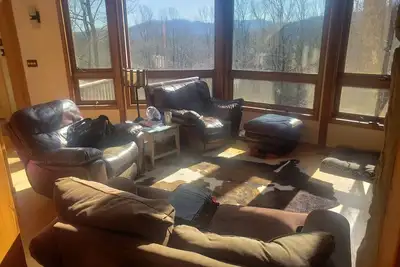 Emplacement incroyable de la vallée et des poutres 5br près de toute la piscine, lac, plage, sommeil 16