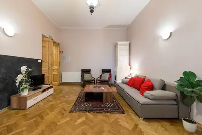 Image de 5bdr Old River Apartment dans le centre-ville