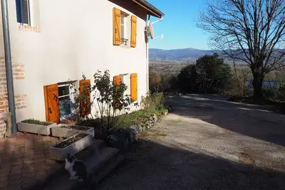 Image de Studio indépendant avec vue sur la plaine de l'Ain et les monts du Bugey