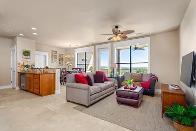 Image de Awesome Villa 2 Bd / 2 Bath, Lake View, Hollows Resort 3 Pools, Beach Club, Lakefront Access, Marina