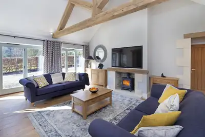 Image de Nouveau (2019) luxueux une chambre et salle de bain au coeur des Cotswolds