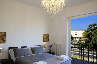 Image de Nouvelle inscription, Montebello Courtyard Luxury Apt 2 bdm / 2 bath with balcony