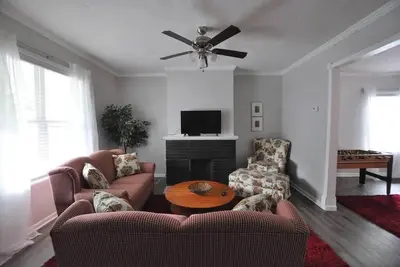 Image de Housepitality - Franklinton Manor - Spacious