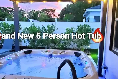 Image de Poshpadz présente Hibiscus House Sfh avec piscine privée