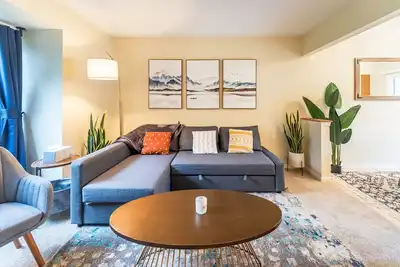 Image de Maison magnifique avec beaucoup de lumière, marchez jusqu'à la grande maison!