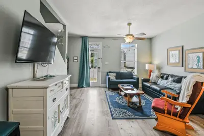 Image de Maison de ville 3Bed / 3Bath, 1 pâté de maisons de la plage, 8 personnes (1111)