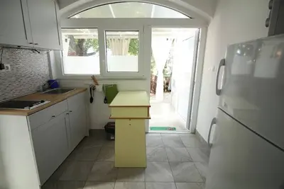 Image de Appartement d'une chambre avec la terrasse Sveti Vid, Krk (A-18139-b)