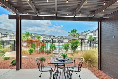 Image de Ocotillo Springs 26 | Retraite d'été sans fin au bord de la piscine